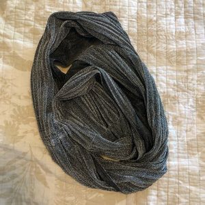 NWOT Apt 9 Infinity Scarf Black/Silver w/ Sparkles
